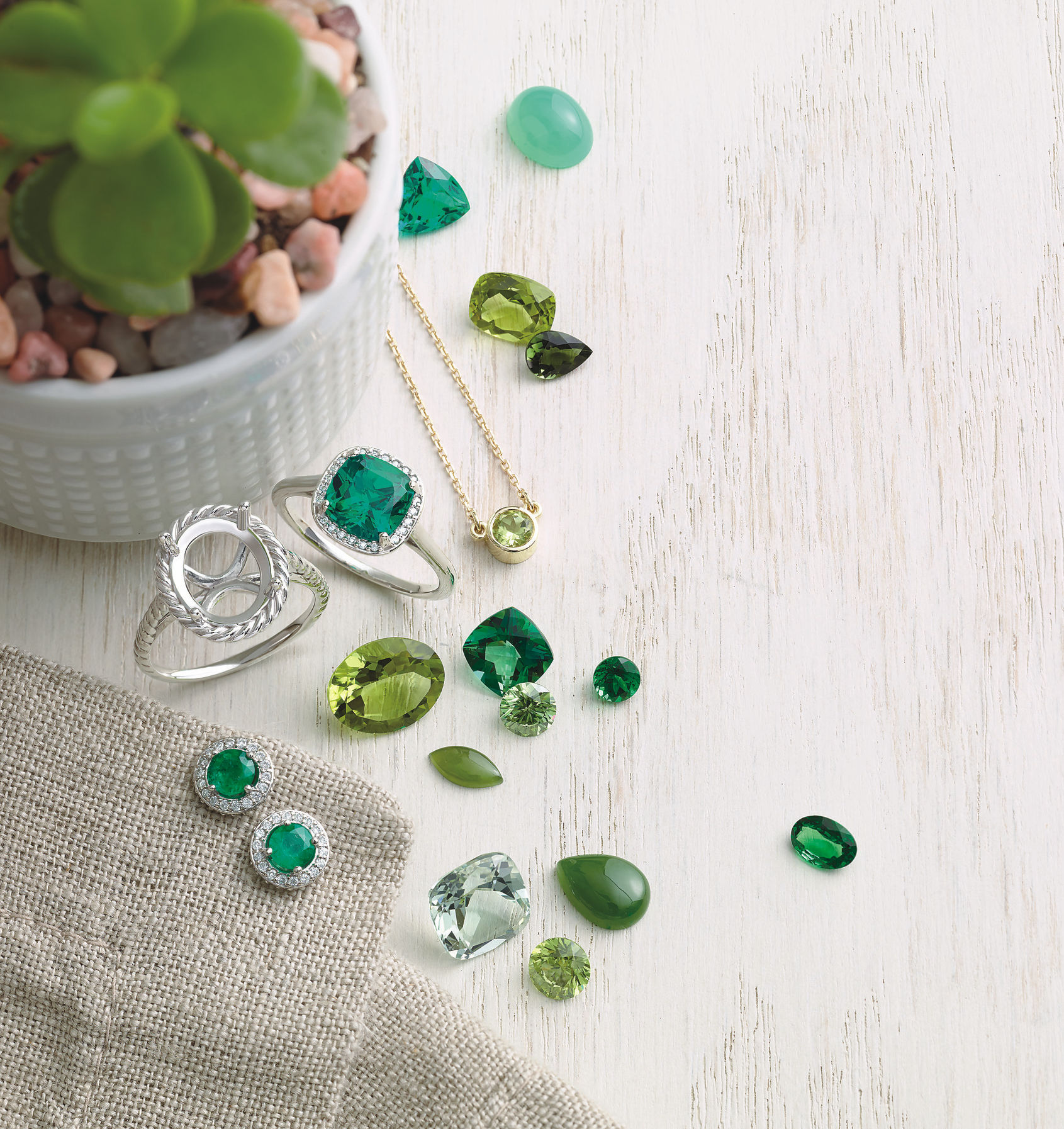 Emerald Rings & Jewelry